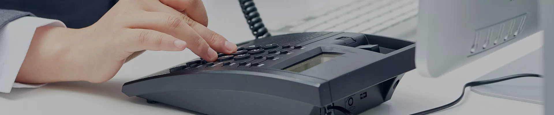 با ما تماس بگیرید